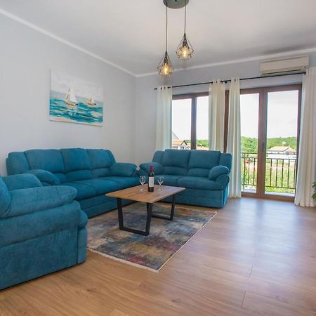 Apartment Anna Porec Bagian luar foto