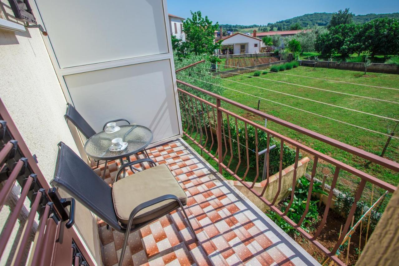 Apartment Anna Porec Bagian luar foto