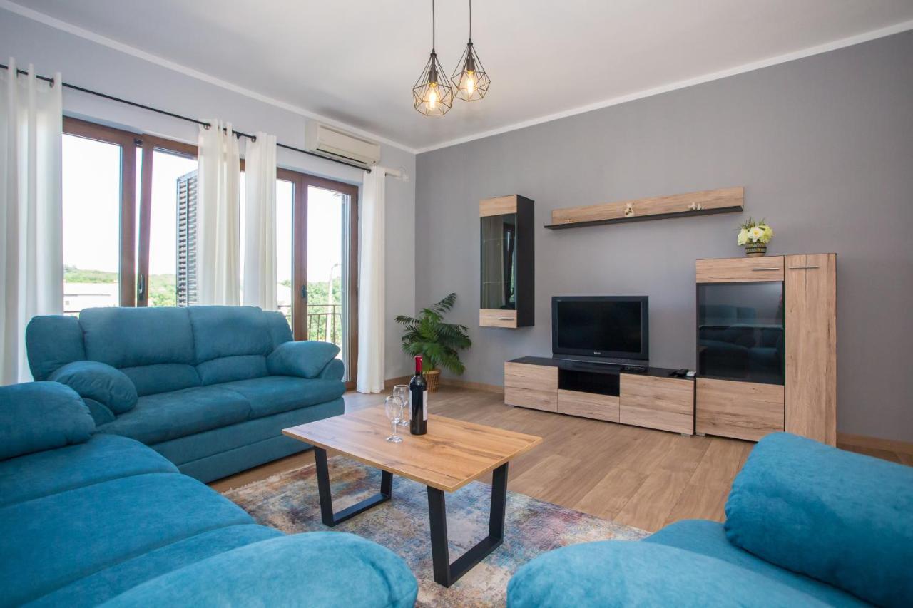 Apartment Anna Porec Bagian luar foto
