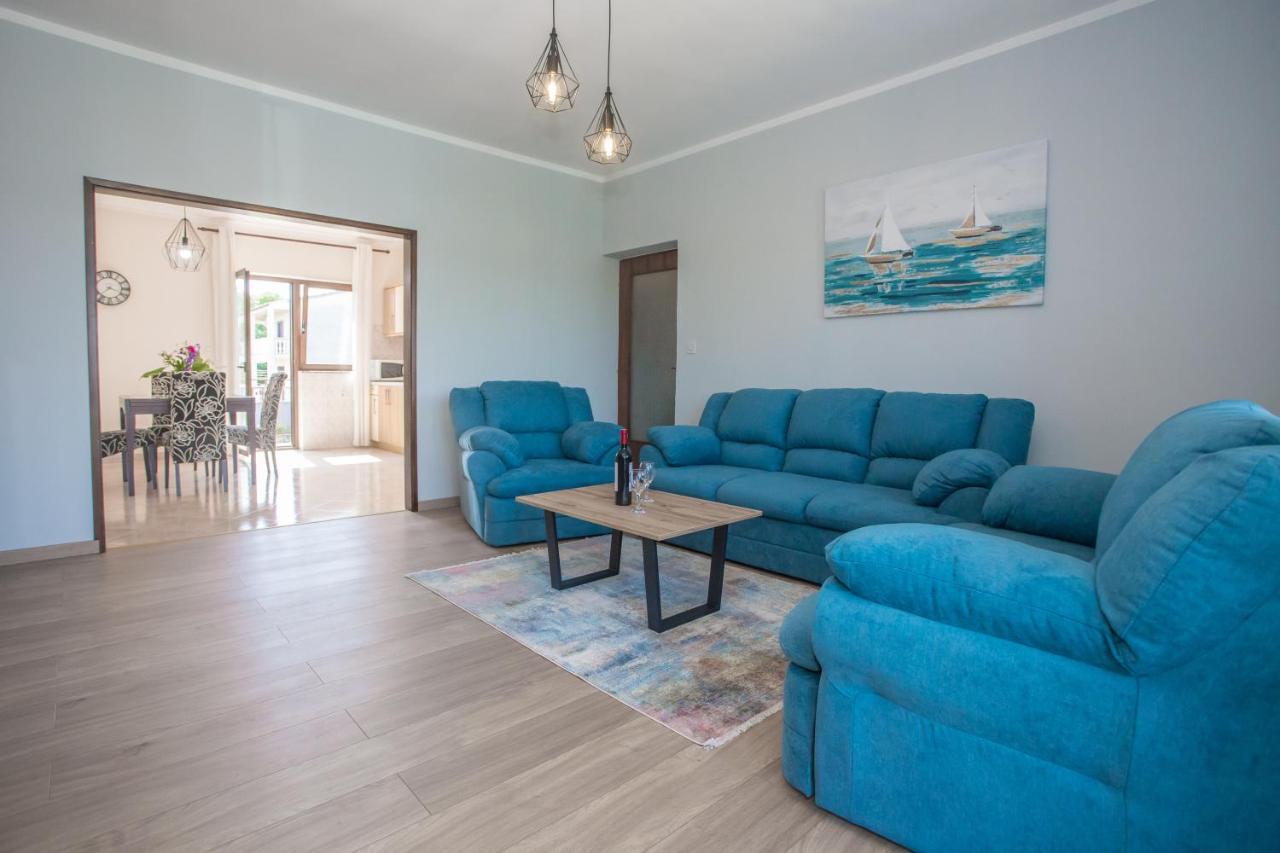 Apartment Anna Porec Bagian luar foto