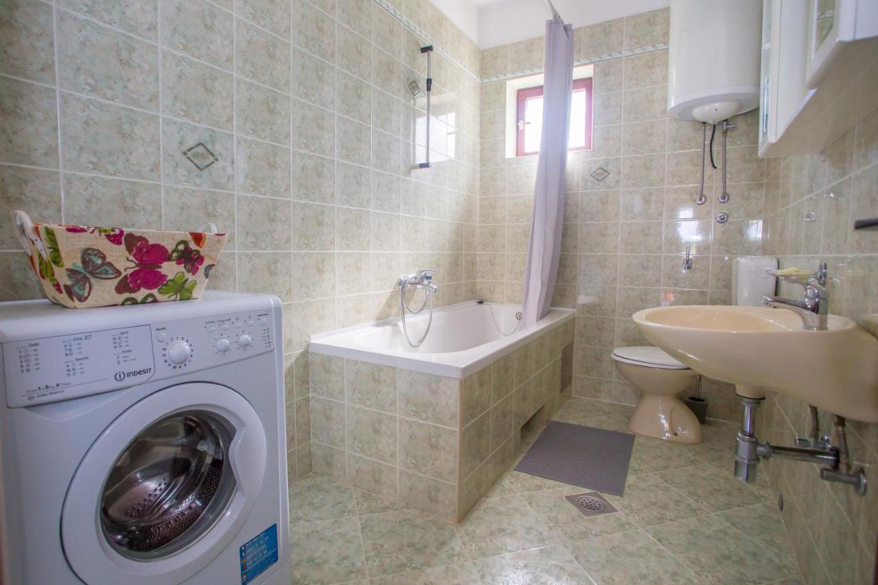 Apartment Anna Porec Bagian luar foto