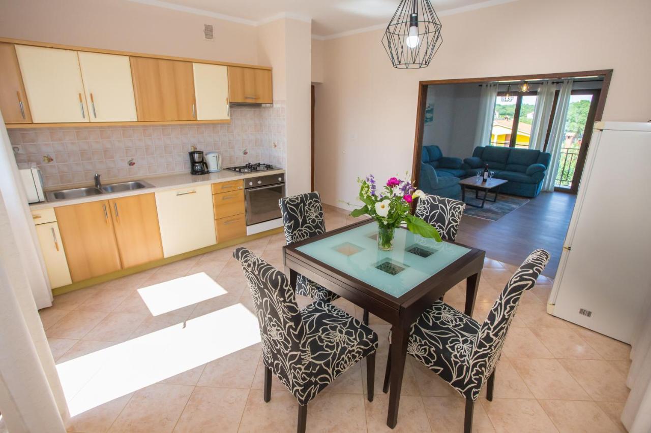 Apartment Anna Porec Bagian luar foto